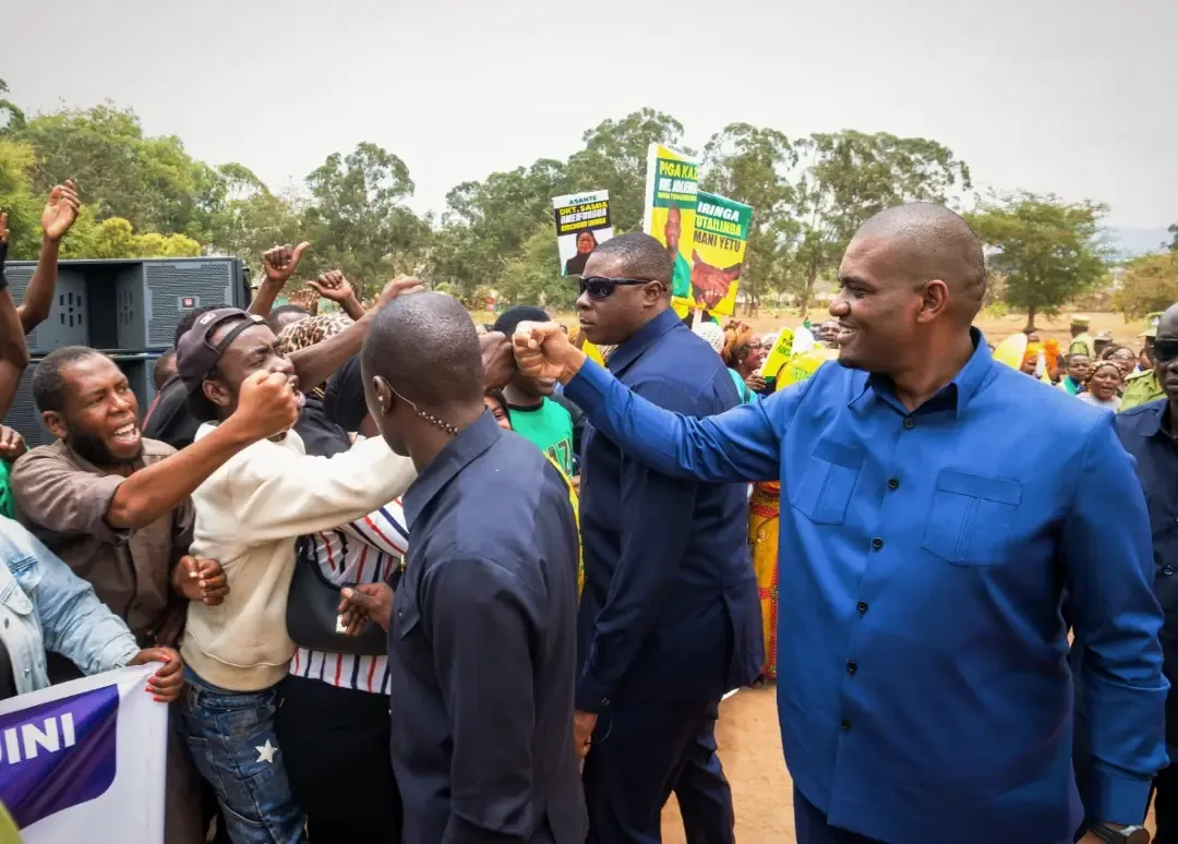 Vice President Ndejembi Greets Iringa Residents After MUCE Foundation Stone Ceremony